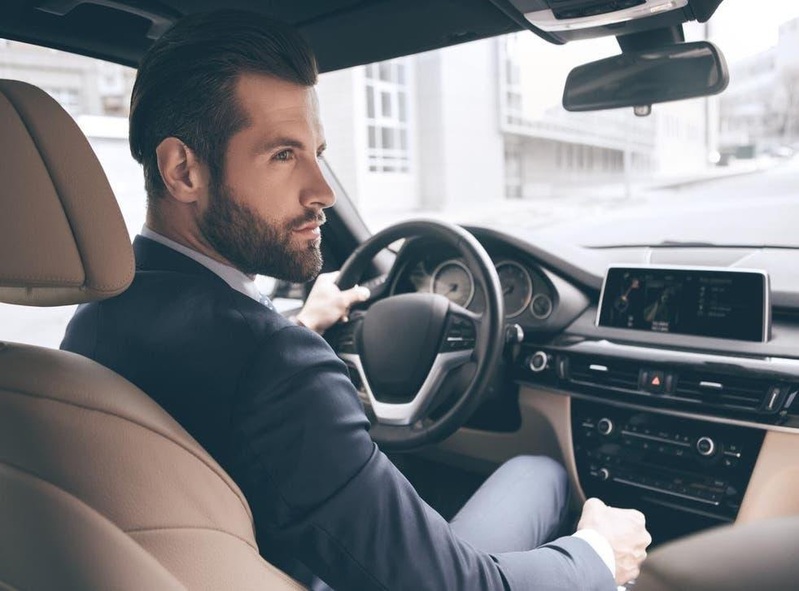 Nằm mơ thấy mình lái xe ô tô đánh đề con gì – Gợi ý cho “số thủ”