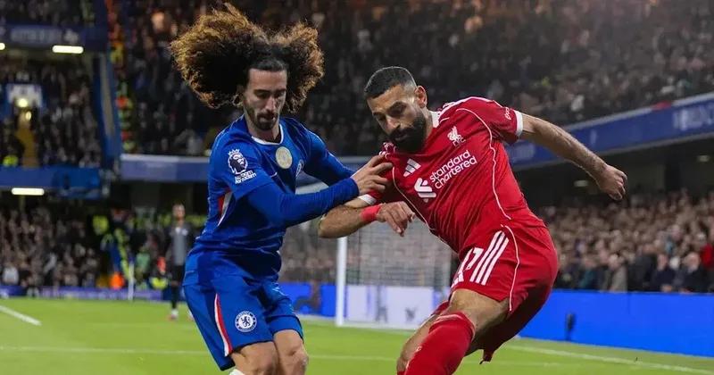 Marc Cucurella mang đến sự linh hoạt khi có thể đảm nhiệm hành lang trái hoặc hỗ trợ hàng thủ ba người.
