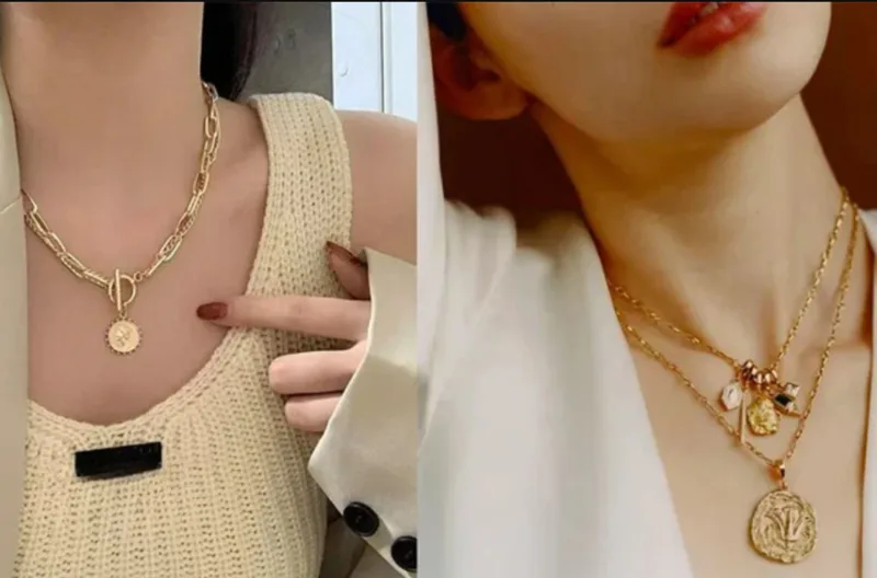 Thấy người khác đeo dây chuyền của mình trong mơ có thể phản ánh cảm giác bị so sánh, thay thế hoặc chiếm mất thành quả.