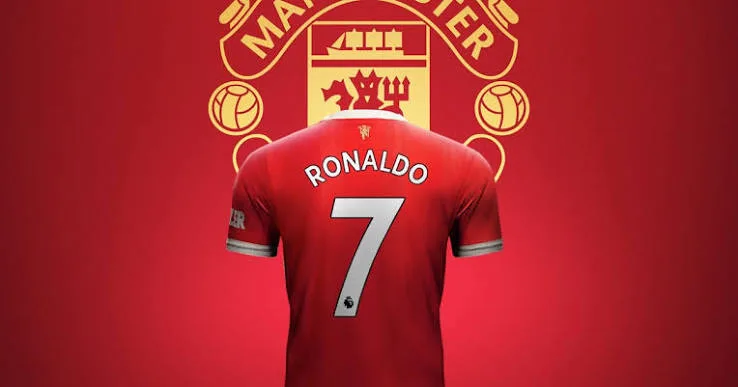 Ronaldo mặc áo số mấy