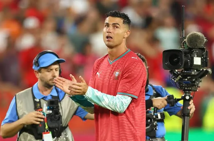 Ronaldo mặc áo số mấy