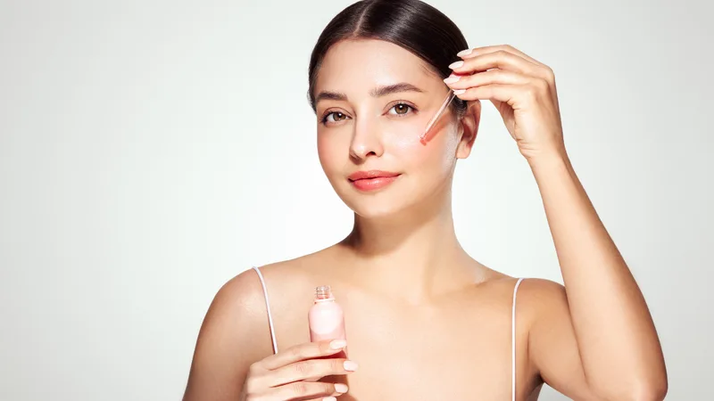 Serum cho da dầu nên có kết cấu nhẹ, thấm nhanh và không tạo cảm giác nặng mặt.