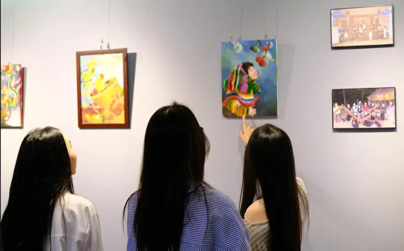 Hội họa giúp lưu giữ lịch sử, thể hiện cảm xúc, giáo dục thẩm mỹ và kết nối con người với nhiều nền văn hóa.