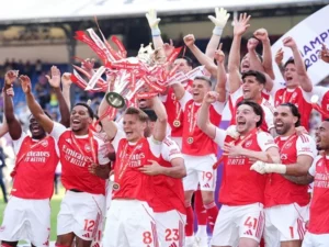 cau-lac-bo-bong-da-arsenal-lich-su-va-hanh-trinh-tro-lai-dinh-cao-7